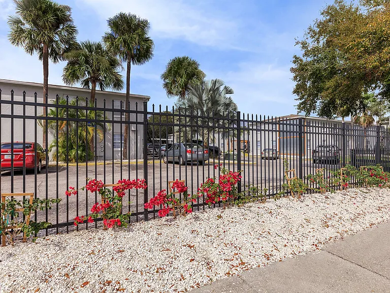 Roma on Dale Mabry — Photo 22