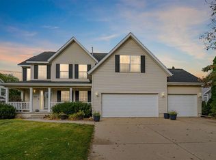 2010 Newcastle Rd, Marion, IA 52302