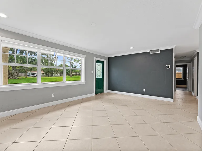 8 Polo Cir — Photo 4