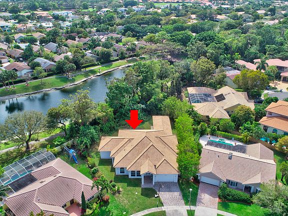 Home For Sale In Thornhill Green