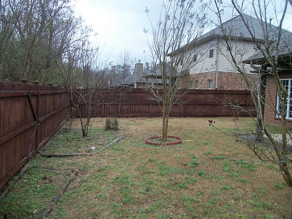 3rd image of 713 Creekside Ln
