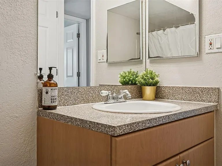 14421 Americana Cir #204 — Photo 18