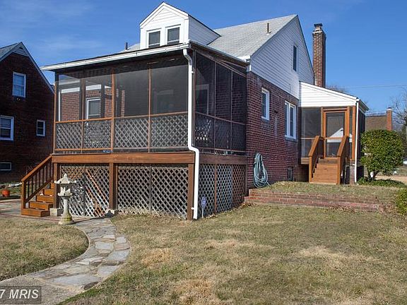 3rd image of 6515 Halleck St