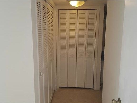 4th image of 1591 NE Miami Gardens Dr APT 305