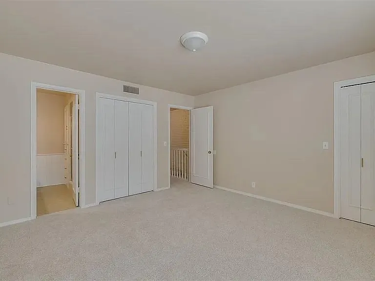 3057 W Wilshire Blvd — Photo 16