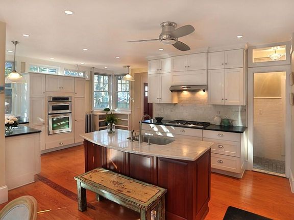 3rd image of 21 Titcomb St