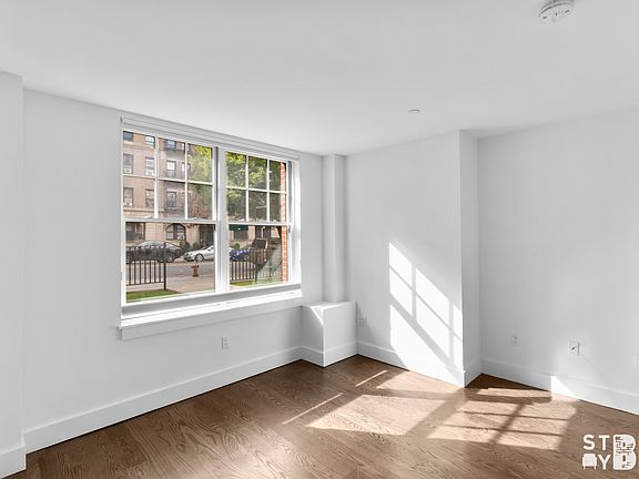 4th image of 265 Washington Ave #1C