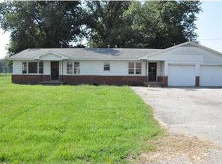 621 E 8th St, Grandview, IN 47615