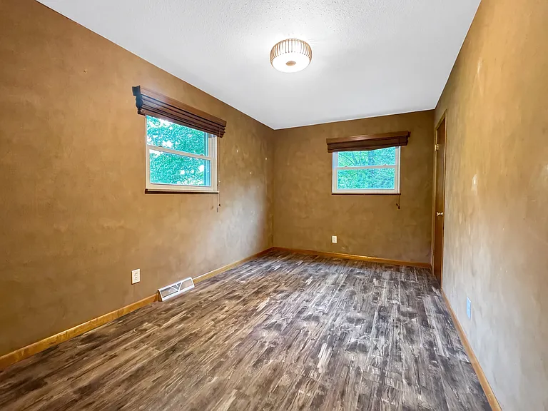 10801 Highcliff Dr — Photo 12