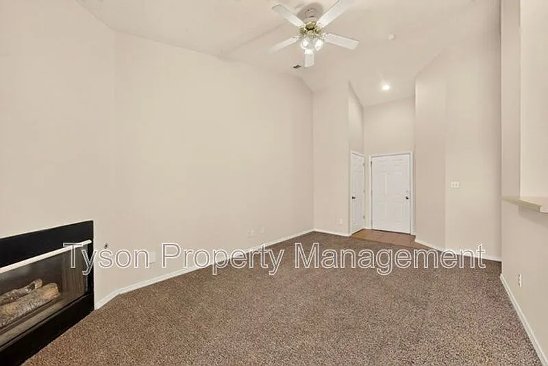 2 bed, 2.0 bath, 997 sqft, $1,495 — Photo 3