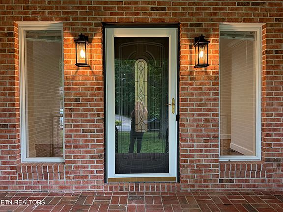 3rd image of 129 Lisa Ln