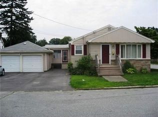 41 Carrie Ave, Rumford, RI 02916