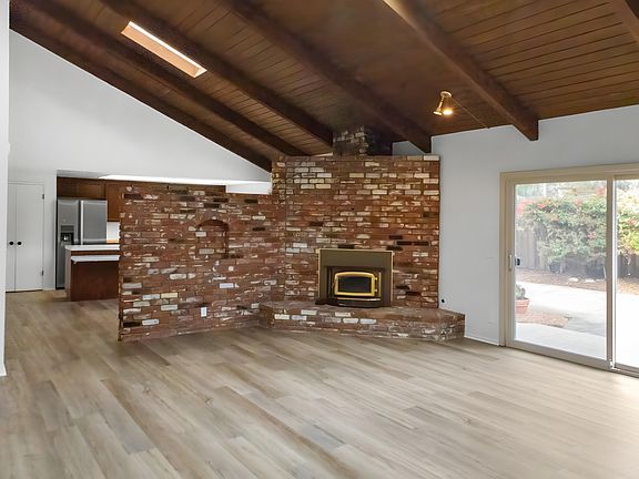 5th image of 5102 Walnut Park Dr