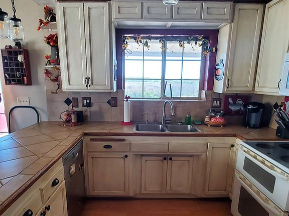 4th image of 2330 W Hallwood Blvd