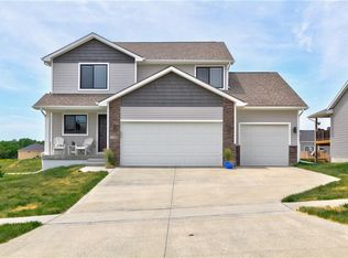 1408 Evans View Dr, Adel, IA 50003