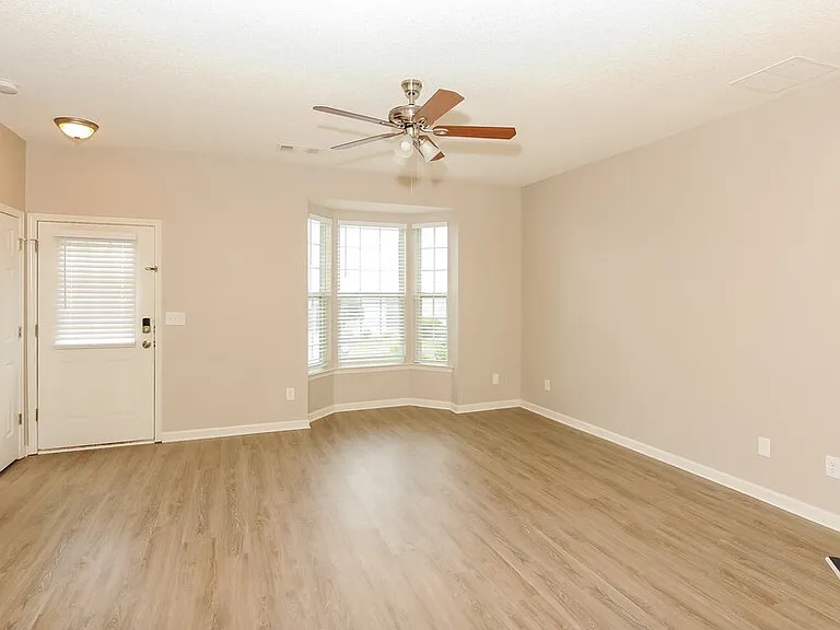 10900 Wittenridge Dr #E2 — Photo 4