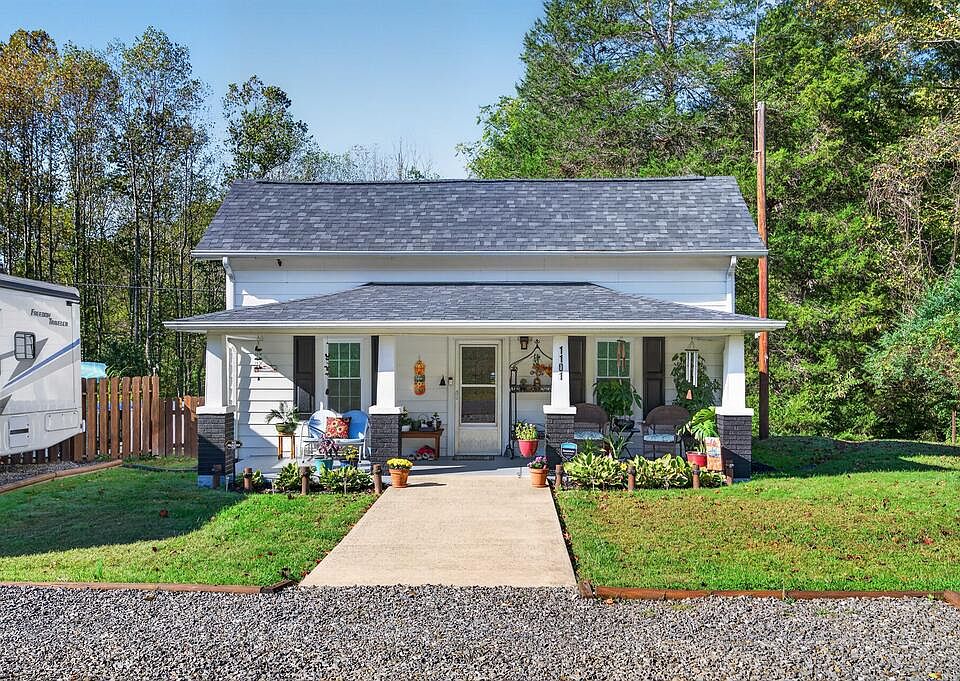 1st image of 1101 Hunters Chapel Rd