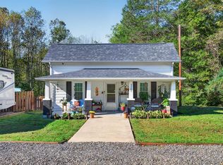 1101 Hunters Chapel Rd, Ararat, VA 24053