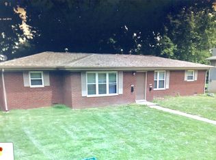 35 Saint George Dr, Belleville, IL 62221