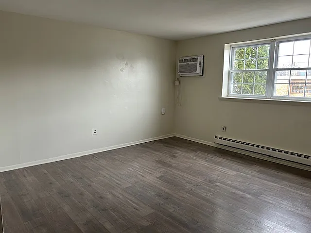 2 bed, 1200 sqft, $1,550 — Photo 2
