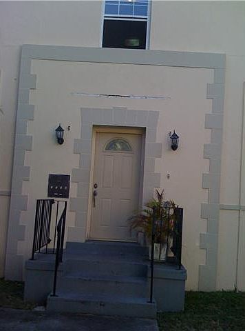 1st image of 15 Sidonia Ave