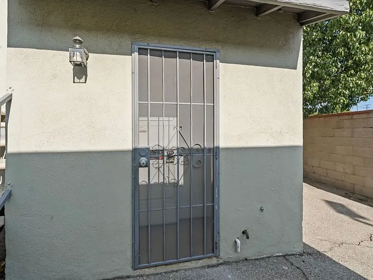 Charming 1 & 2 Bedrooms on the Chandler Bike Path — Photo 57