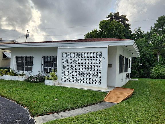 2nd image of 850 NW 17th Court