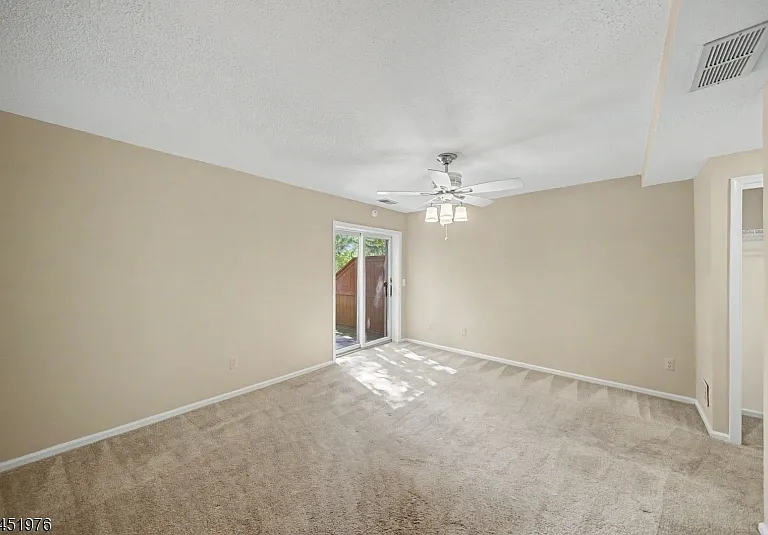 24 Pine Hollow Ct — Photo 24