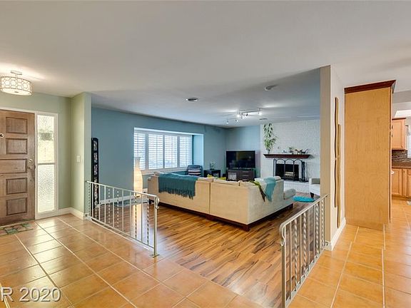 3rd image of 1643 Sombrero Dr