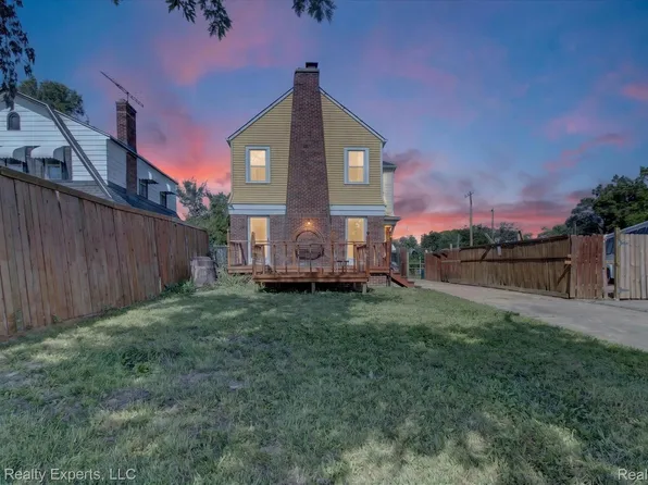 13417 Robson St, Detroit, MI 48227