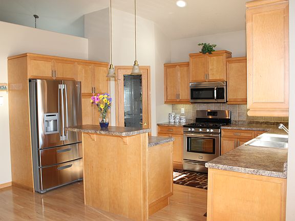 4th image of 1743 6th St E