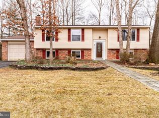 9107 Fox Lair Dr, Burke, VA 22015