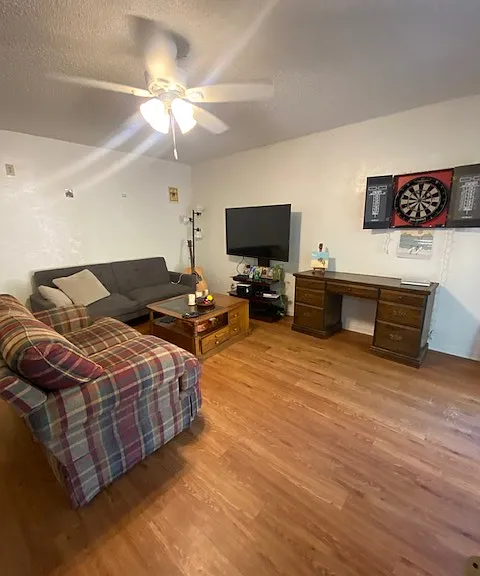 605 W San Antonio St #3 — Photo 3