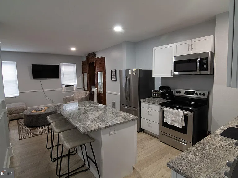 1217 N King St — Photo 2