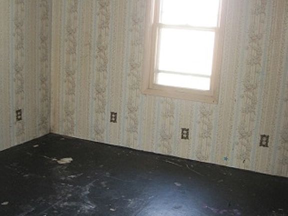 4th image of 2316 E Yale Ave