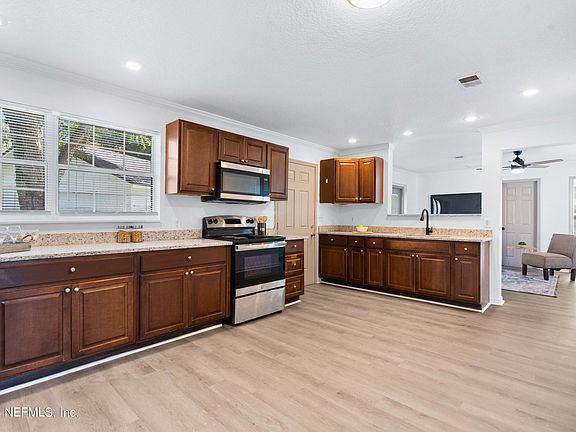 2nd image of 8089 BANVILLE Drive