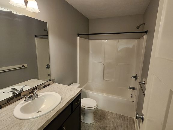 5th image of 798 Weatherwood Dr SE