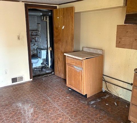 5th image of 1278 Lincoln St
