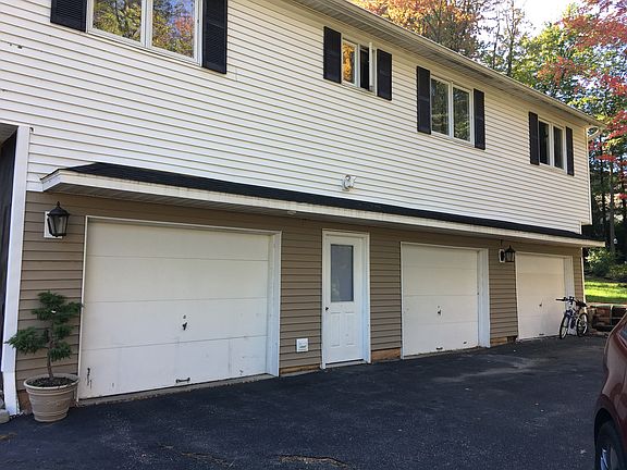 Spacious 3 Car Garage