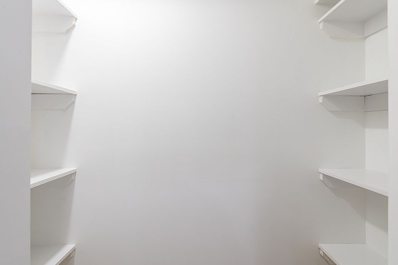 1st image of 1422 Jackson St Floor 1