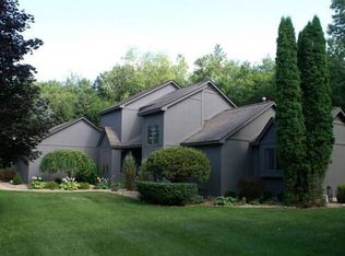 1133 Pine Ridge Rd, Milford, MI 48380