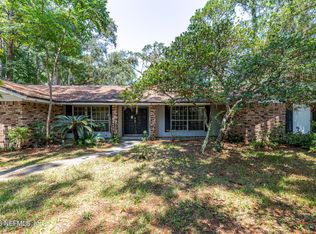 3057 Shady Dr, Jacksonville, FL 32257