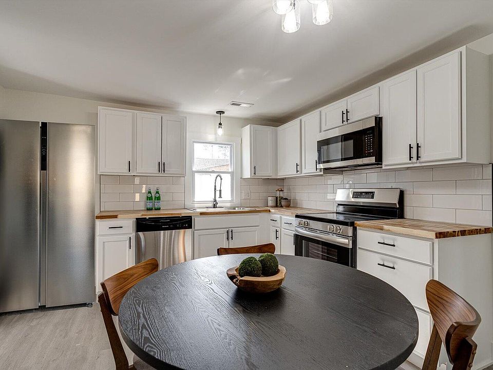 1st image of 1240 Eagle Park NE
