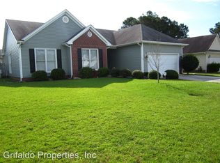 525 Raintree Rd, Jacksonville, NC 28540