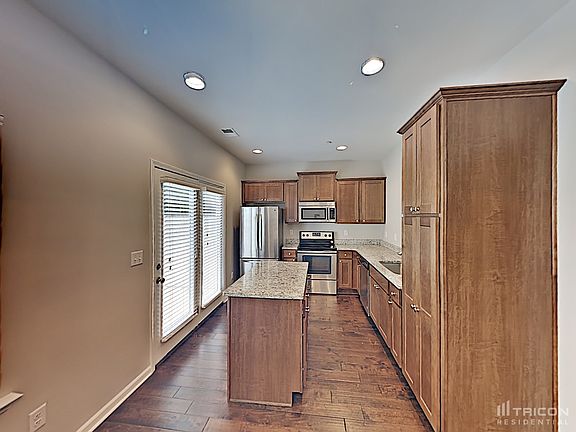 4th image of 411 Riverwood Ct