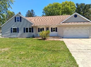 243 Lake Dr, Norton Shores, MI 49441