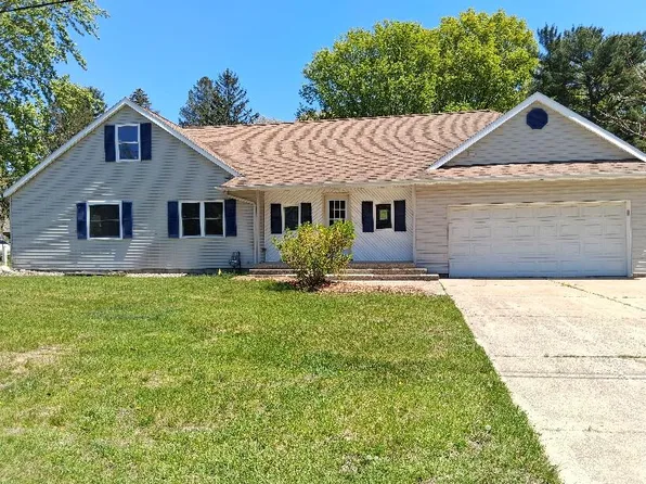 243 Lake Dr, Norton Shores, MI 49441