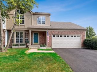 6074 Golfview Dr, Gurnee, IL 60031