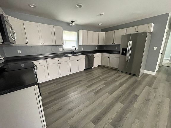 3rd image of 235 Kuhne Blvd