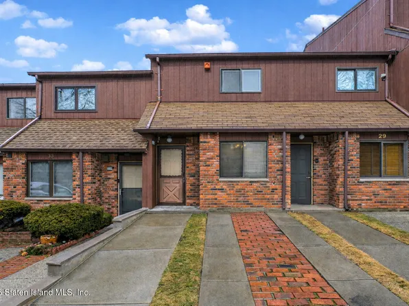 31 Stonegate Dr, Staten Island, NY 10304